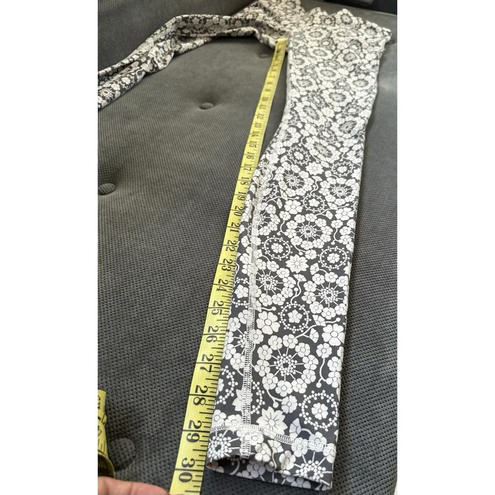 Lululemon Full Length Leggings Women's  Wunder Under Twiggy Floral Nimbus Gray 4